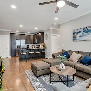 Holiday home Modern Nations - Walkable - 5 Mi Downtown, Nashville